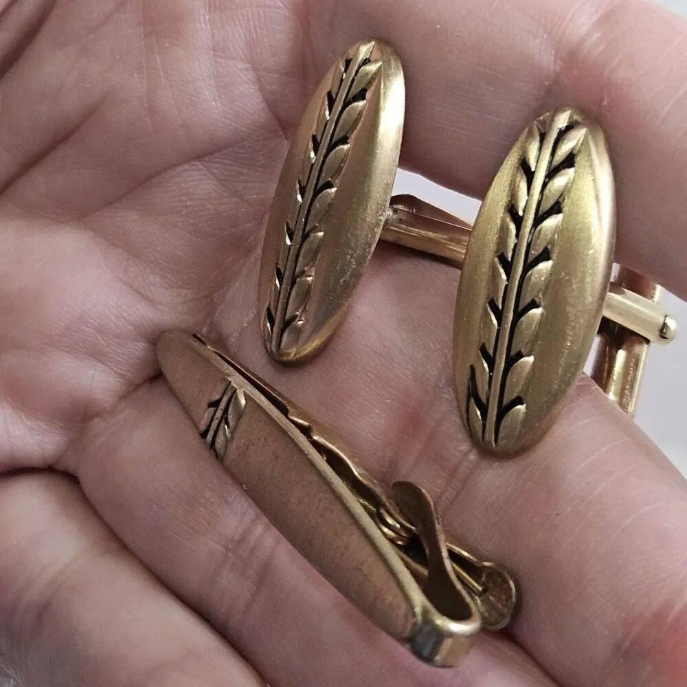 Swank Vintage Gold Tone Wheat Cufflinks And Tie Clip IOB